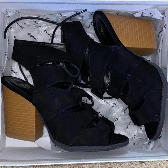 Heels - Picture 2 of 5